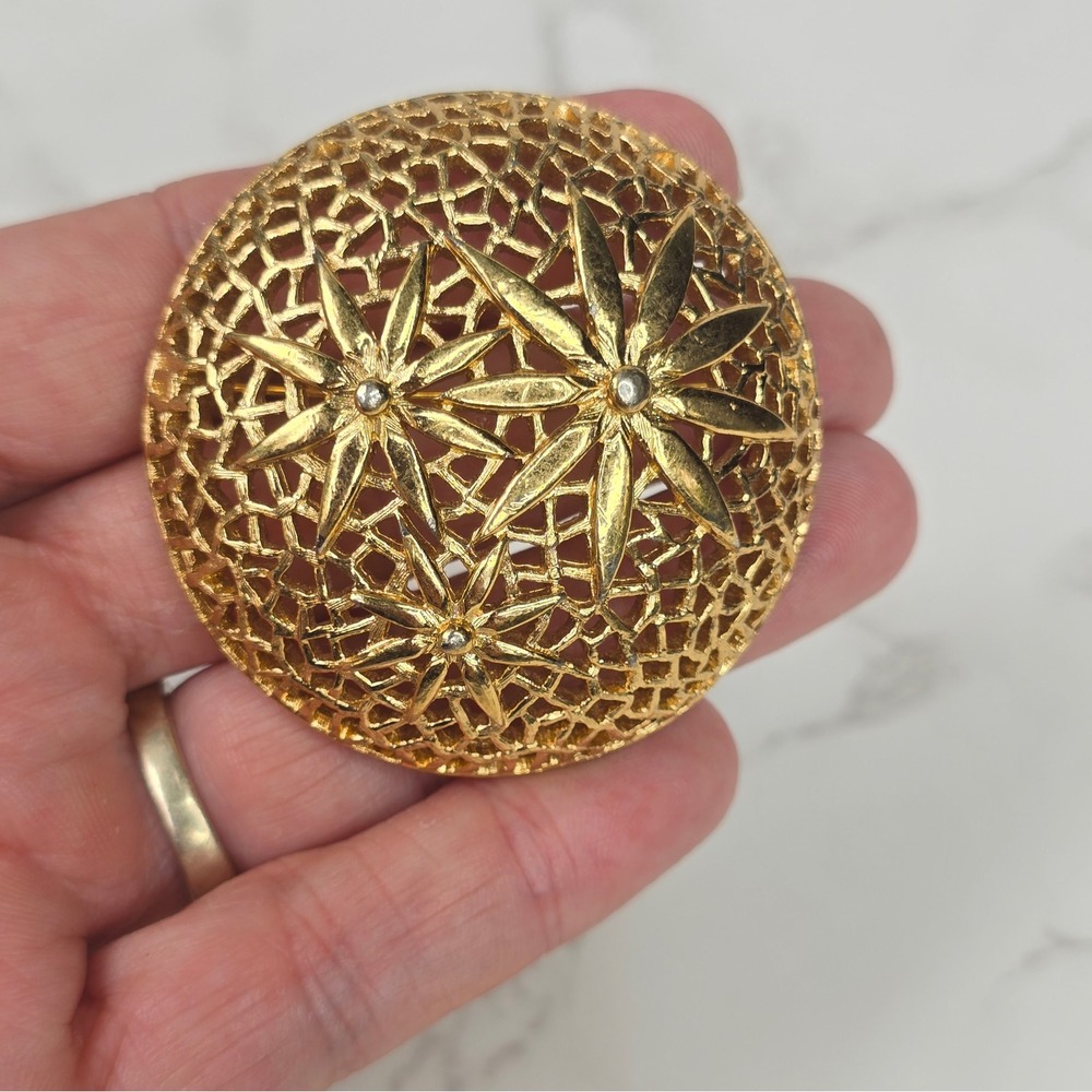 Vintage Monet Jewelry Lot Gold Tone Bamboo Brooch Filigree Pin Red Hoop Earrings - Picture 8 of 13